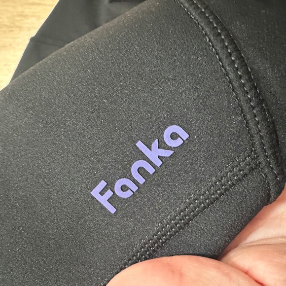 Fanka | Women's Black Seamless Body Sculpt Reversible Athletic Leggings, Size M - Picture 9 of 10